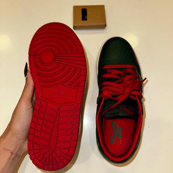 Jordan 1s (Jordan Ones) - Picture 3 of 3